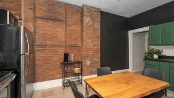 Condo, 2 Queen Beds, Kitchen | Dining