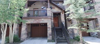 New Downtown Luxury Hideaway Skiing