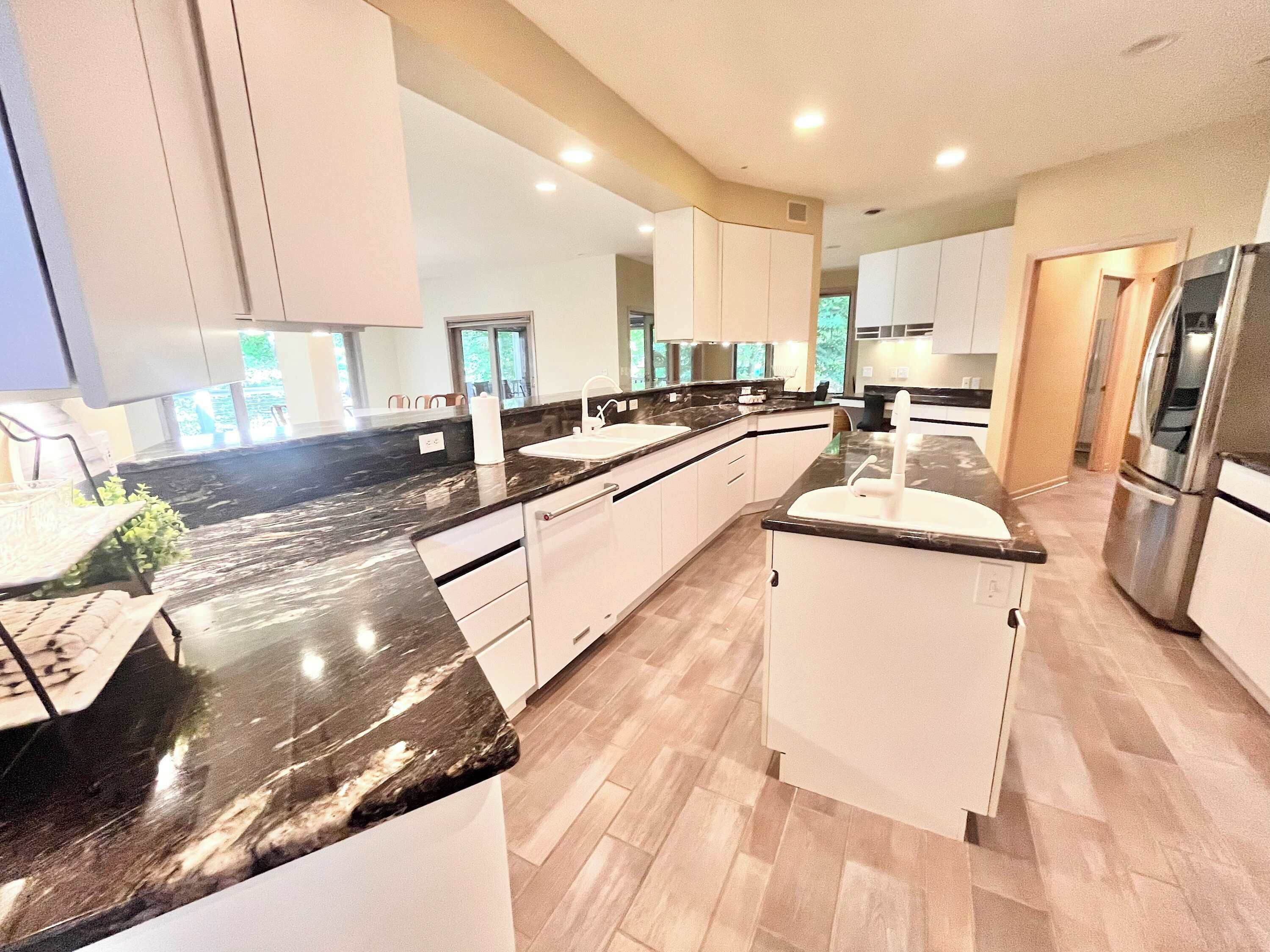 House, Multiple Beds, Hot Tub, Golf View (Work Hard Play Hard) | Private kitchen | Fridge, microwave, oven, stovetop
