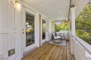 Property grounds - Charming Home in Heart of Downtown Pet Friendly! (St. Augustine)