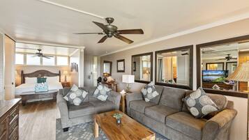 Condo, 1 King Bed with Sofa bed, Pool Access, Ocean View | Living area | 42-inch flat-screen TV with cable channels, TV