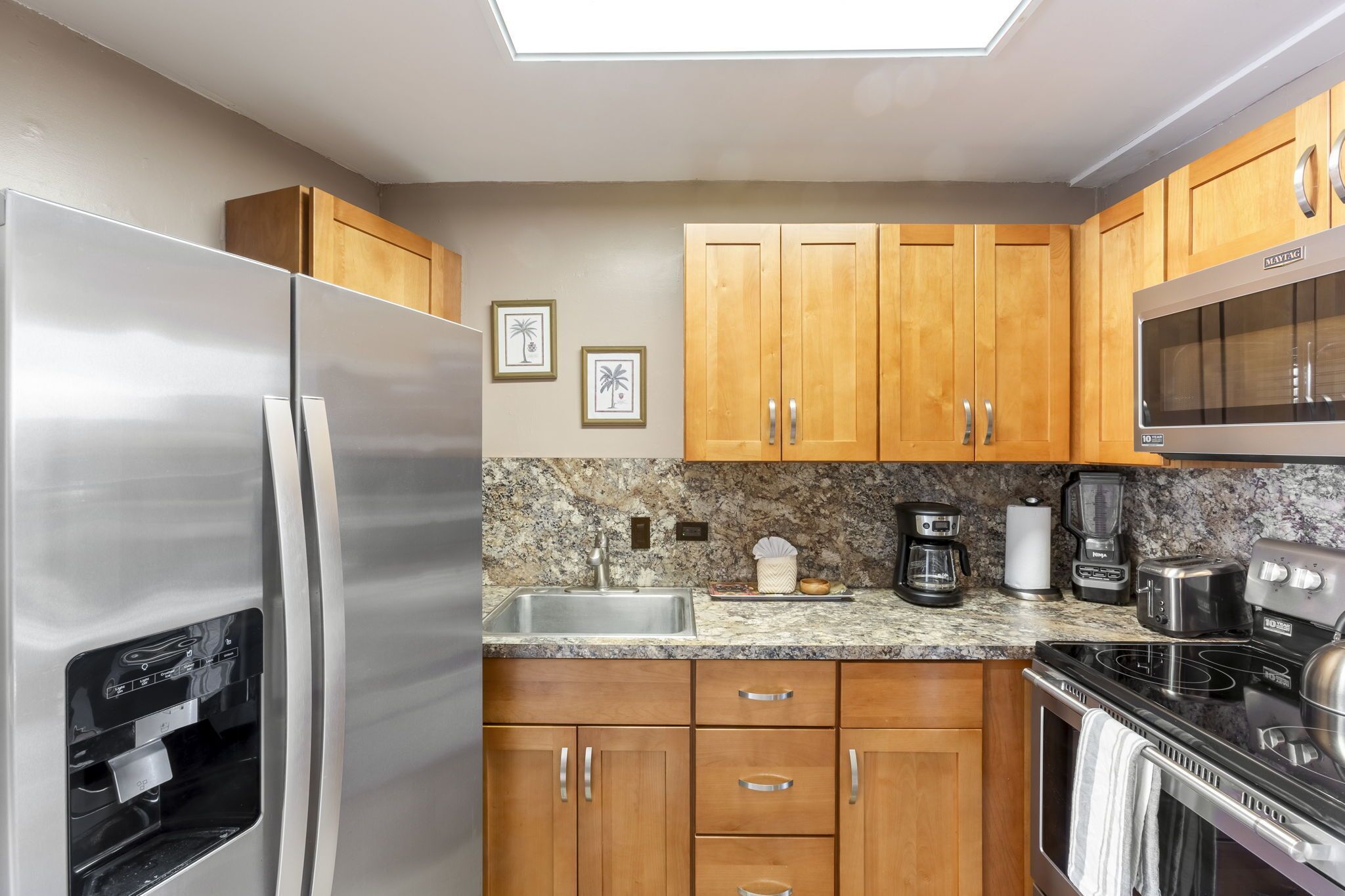 Condo, 1 King Bed with Sofa bed, Pool Access, Ocean View | Private kitchen | Fridge, microwave, oven, stovetop