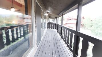 Condo, Multiple Beds, Balcony, Mountain View | Property grounds