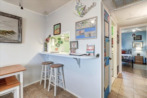 公寓客房, 多張床, 廚房 (Beach Bum) | 私人廚房 | 電冰箱、微波爐、烤箱、爐台