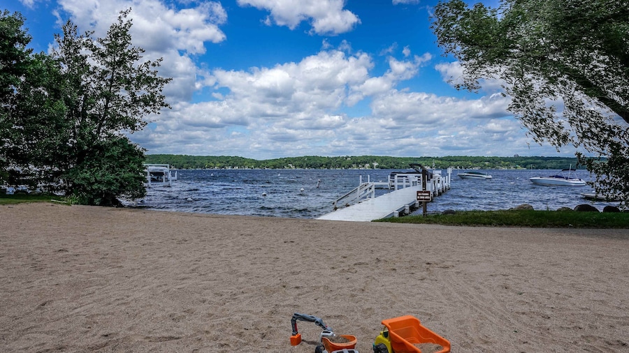 Gorgeous 4 BDR Home in Popular Abbey Springs!