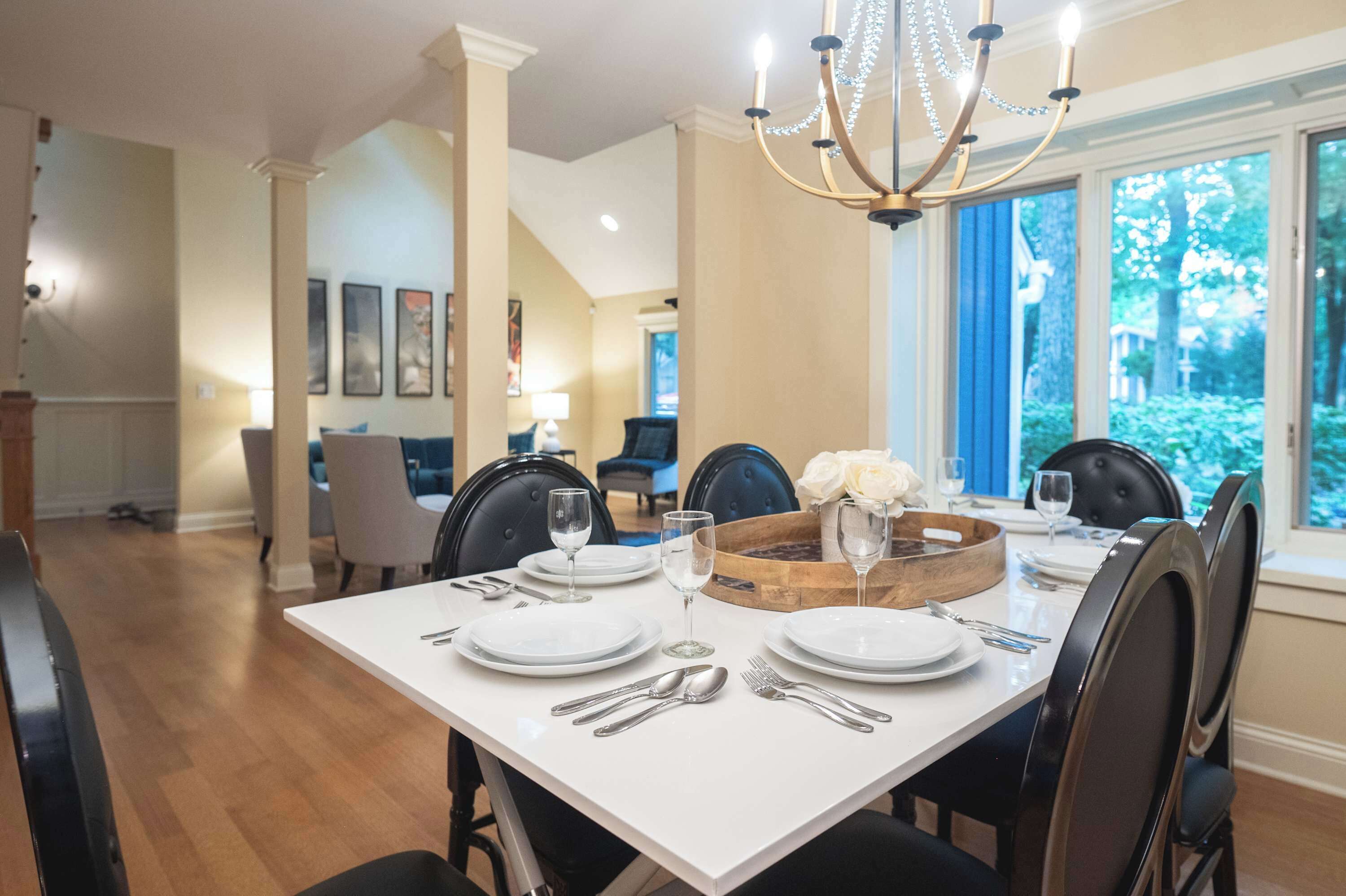 House, Multiple Beds, Patio, Garden View (House of Putt & Plaid) | Dining