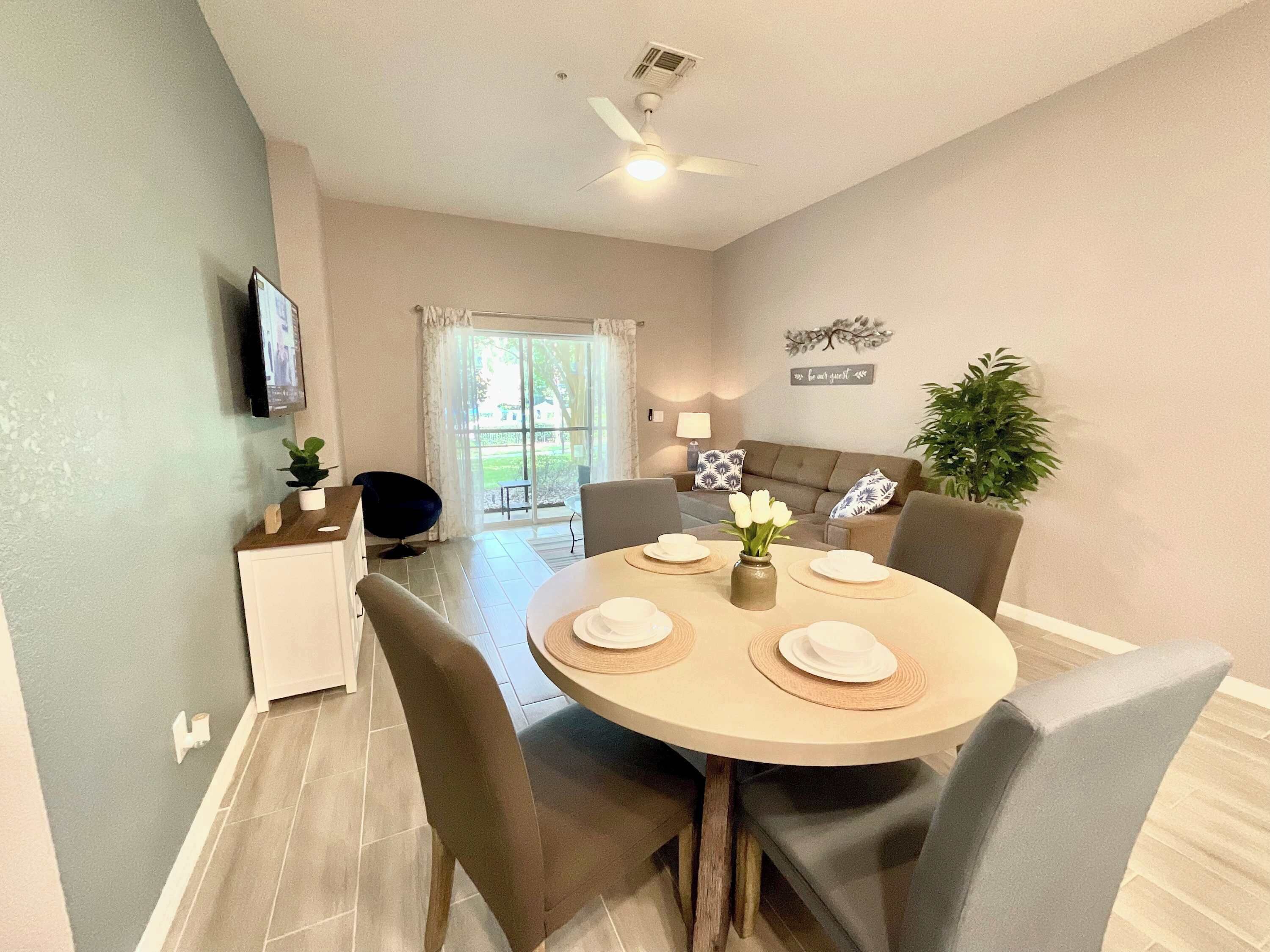 Maison, plusieurs lits, bain à remous, vue jardin | Restauration