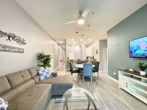 Living area - My Happy Place at Bahama Bay (Davenport)