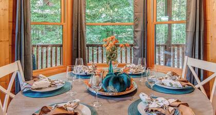 Gorgeous & Secluded 3 BDR Cabin in Mineral Bluff!