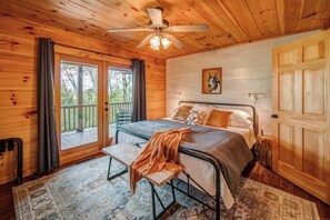 3 bedrooms, individually decorated, individually furnished, free WiFi
