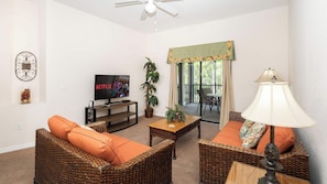 公寓客房, 多張床, 陽台, 花園景觀 (Sunset Serenity at Caribe Cove Resort) | 起居區 | 42-吋平面電視,提供數位頻道