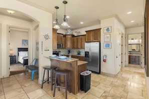 Condo, Multiple Beds, Balcony, Mountain View (Desert Ocean Vibes) | Private kitchen | Fridge, microwave, oven, stovetop