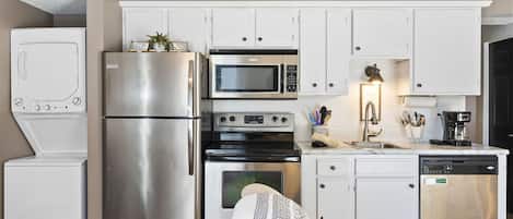 Condo, 1 Queen Bed with Sofa bed, Patio, Garden View (Branson Vacation Station) | Private kitchen | Coffee/tea maker