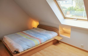 4 dormitorios, cuna de viaje, wifi gratis y ropa de cama