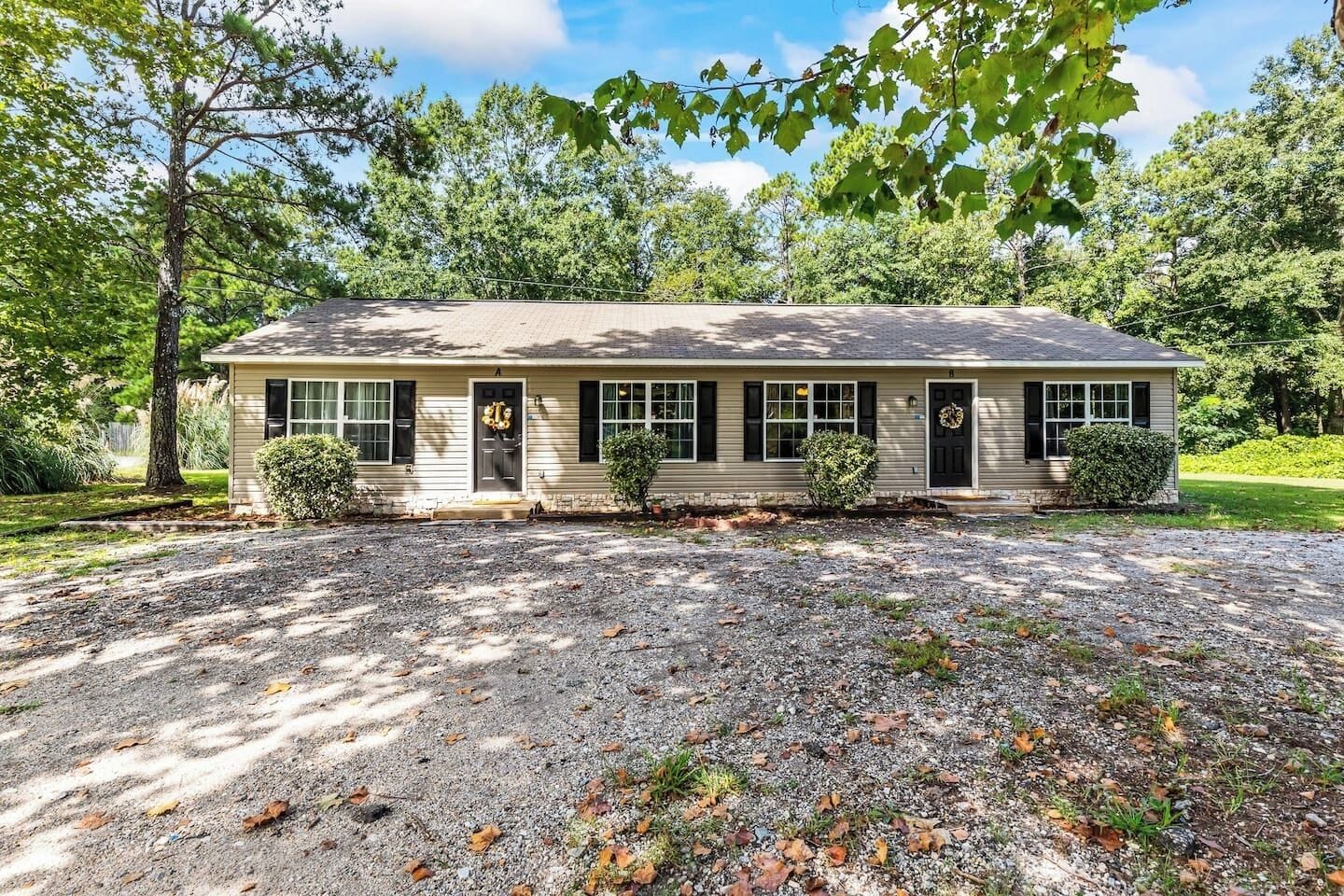 Charming Duplex - Clean & Ready for Groups!