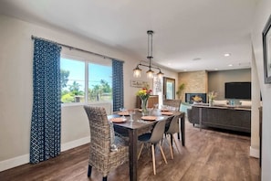 House, Multiple Beds, Patio, Garden View (Cozy Contemporary) | Dining