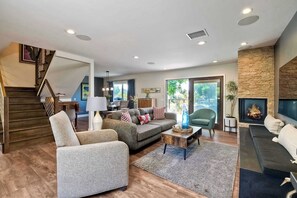 House, Multiple Beds, Patio, Garden View (Cozy Contemporary) | Living area | 50-inch flat-screen TV with digital channels, fireplace - Fresh & Modern 3 BDR Just Blocks From Beach! (Encinitas)