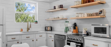 Cabin, Multiple Beds, Patio, Garden View (Tranquil Woods Retreat Branson) | Private kitchen