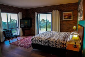 3 bedrooms, iron/ironing board, WiFi, bed sheets - Inspiring view! (Myrtle Mountain)