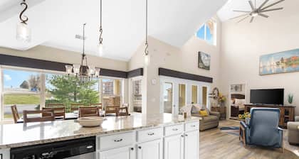 Bchillin Retreat on Table Rock Lake