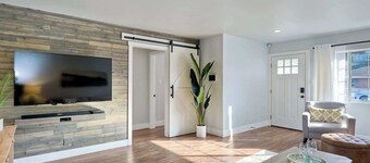 Immaculate 3 BDR in Oceanside Private Pool & Spa