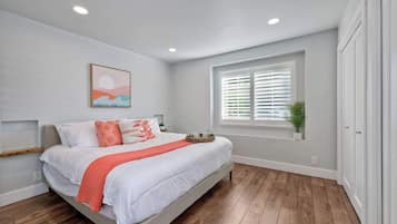 House, Multiple Beds, Pool Access, Pool View (Poolside Oasis)