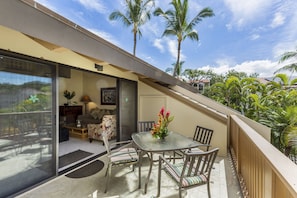 Outdoor dining - Honu Sunset (Kihei)