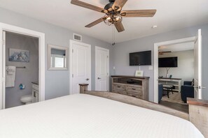Condo, Multiple Beds, Balcony, Partial Ocean View (Beachin Rides)