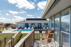Appartamento, letti multipli, balcone, vista oceano parziale (Beachin Rides) | Terrazza/patio