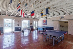 Game room - Ocean View Optional Golf Cart Sleeps 6 (Port Aransas)