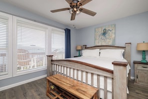 Appart'hÎtel, plusieurs lits, balcon, vue partielle sur l'océan (Beachin Rides) | 2 chambres, décoration personnalisée, ameublement personnalisé
