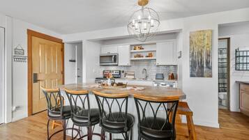 Condo, Multiple Beds, Fireplace, Garden View (Paradise in the Pines) | Private kitchen | Fridge, microwave, oven, stovetop