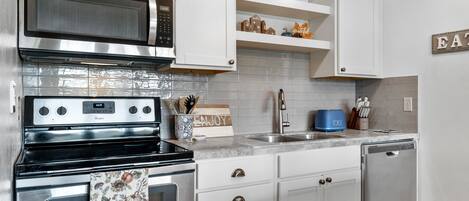 Apartment, Mehrere Betten, Kamin, Gartenblick (Paradise in the Pines) | Eigene Küche