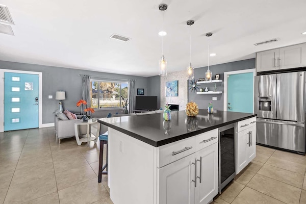 House, Multiple Beds, Pool Access, Pool View (Tiki Time Getaway) | Private kitchen | Fridge, microwave, oven, stovetop