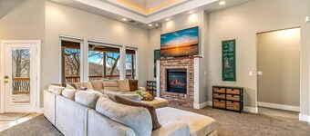 5-Bedrooms on the water! 2 Kitchens, Hot Tub, and Theatre! 