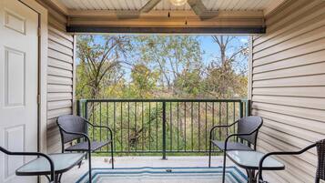 Condo, Berbilang Katil, Balcony, Garden View (Dora) | Kawasan hartanah