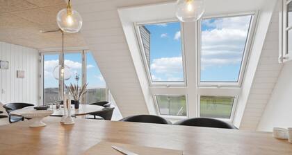 Awesome home in Otterup with jacuzzi