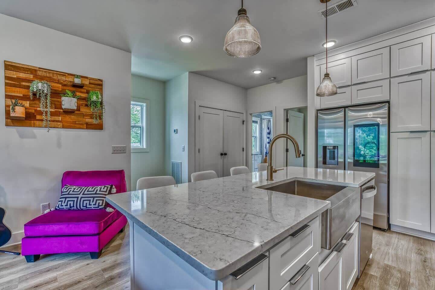 House, Multiple Beds, Balcony, City View | Interior