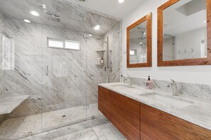 House, Multiple Beds, Pool Access, Mountain View (Zephyr Cove Zen) | Bathroom | Hair dryer, towels - NEW Zephyr Cove Zen - Hot tub & Summer Pool (Zephyr Cove)