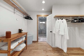 Casa, várias camas, acesso à piscina, vista para a montanha (Zephyr Cove Zen) | Parte interna