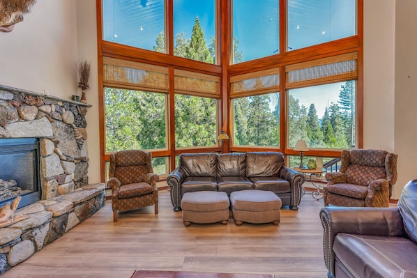 Cabana, várias camas, varanda, vista para a montanha (Travioli Mountain Retreat) | Parte interna