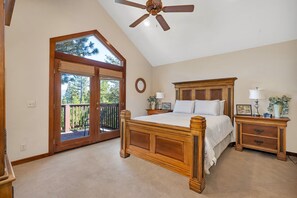 Cabin, Multiple Beds, Patio, Mountain View (Travioli Mountain Retreat)