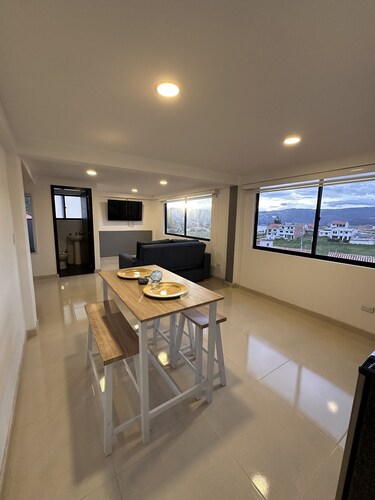 Cozy apartment near to the center.