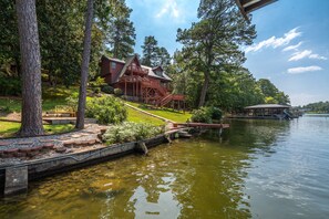 Exterior - Quaint Lakefront Home on Lake Hamilton w/ Game Room & Boat Dock! Great Location! (Hot Springs)