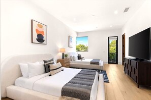 4 bedrooms, desk, iron/ironing board, travel crib