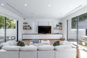 TV, books, stereo, offices