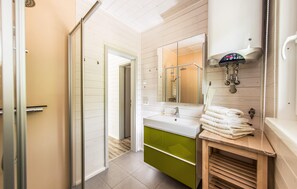 Shower, hair dryer - Amazing home in Ruhla with sauna (Ruhla)