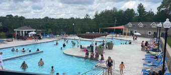 Cozy Hot Tub 4BR Poconos Home Near All Attractions