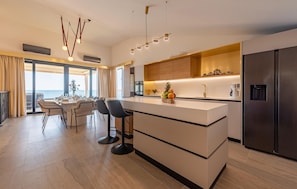 Fridge, oven, dishwasher, coffee/tea maker