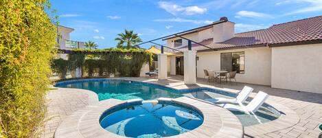 Piscine extérieure, piscine chauffée